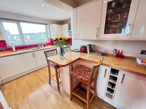 Kitchen- click for photo gallery